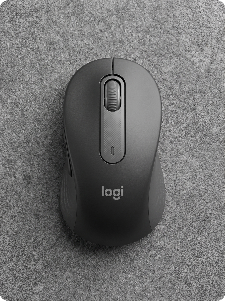 Computer Mouse On Desk Mat 202607172258 1